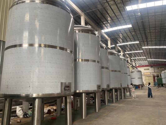 Tanque de almacenamiento con espesor de pared de 8 mm para salida de agua DN100 en construcción robusta